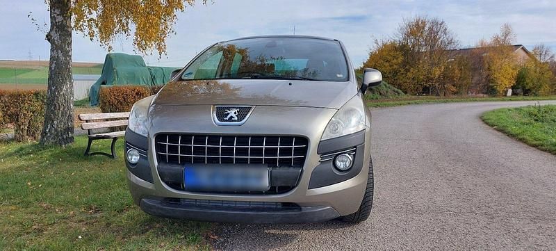 Grau Gebraucht 2012 Peugeot 3008 Active SUV | 5.800 € (Fairer Preis) - Bild 1/4