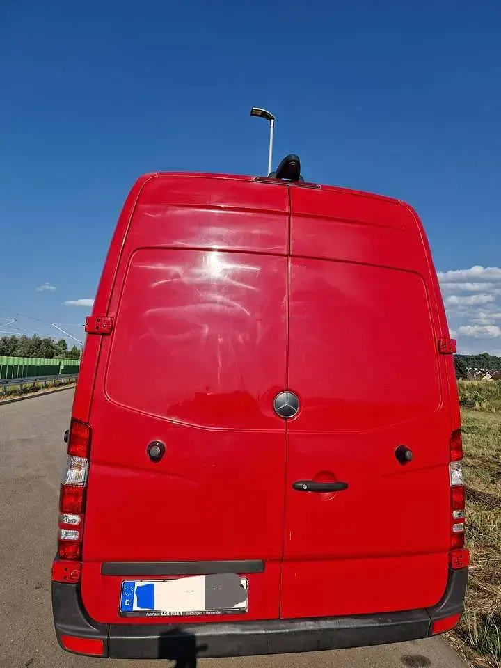 Gebraucht Mercedes Sprinter 129 PS (94 kW) 2011 Rot Van