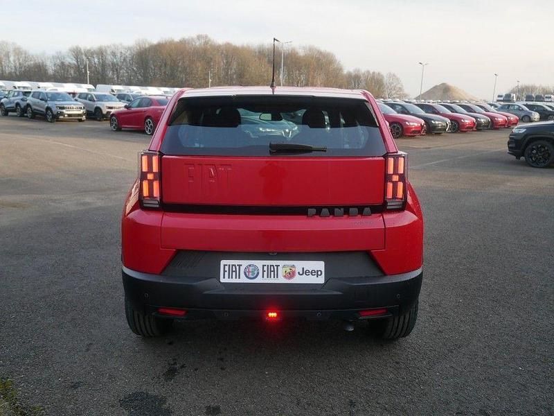 Neu Fiat Grande Panda Business 110 PS (80 kW) 2026 Rot Kleinwagen
