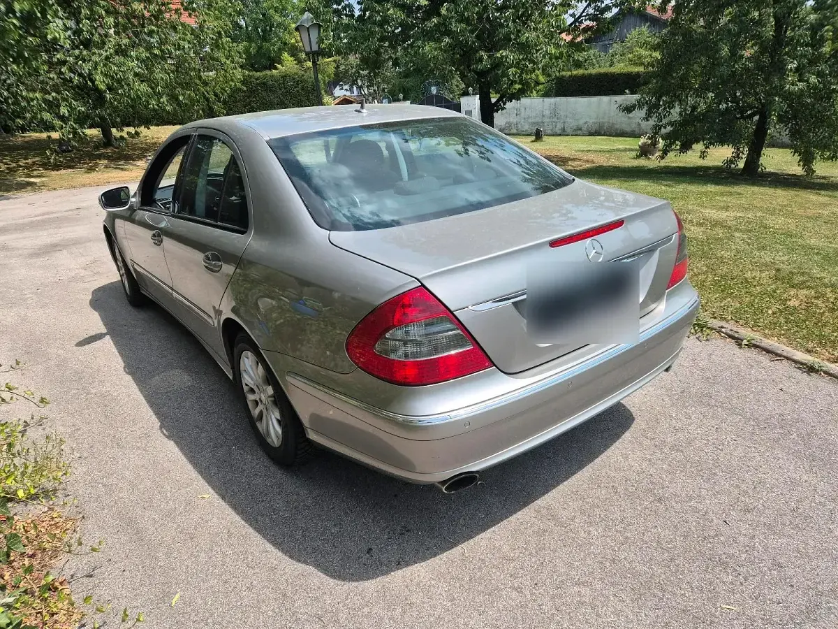 Gebraucht Mercedes E280 Elegance 190 PS (139 kW) 2007 Silber Limousine