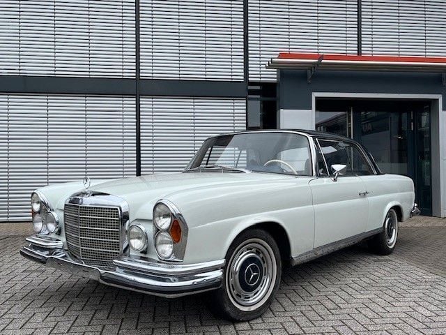 Weiß Gebraucht 1970 Mercedes W111 SE Coupé | 86.890 € - Bild 1/4