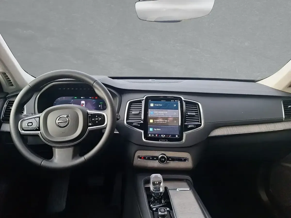 Second-hand Volvo XC90 Ultimate 455 CP (334 kW) 2023 Negru SUV