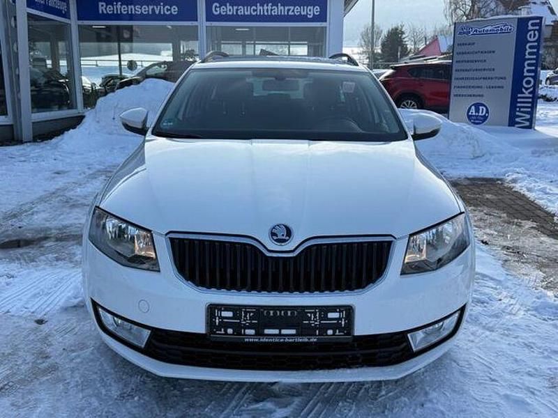 Gebraucht Skoda Octavia Ambition 105 PS (77 kW) 2014 Weiß Kombi