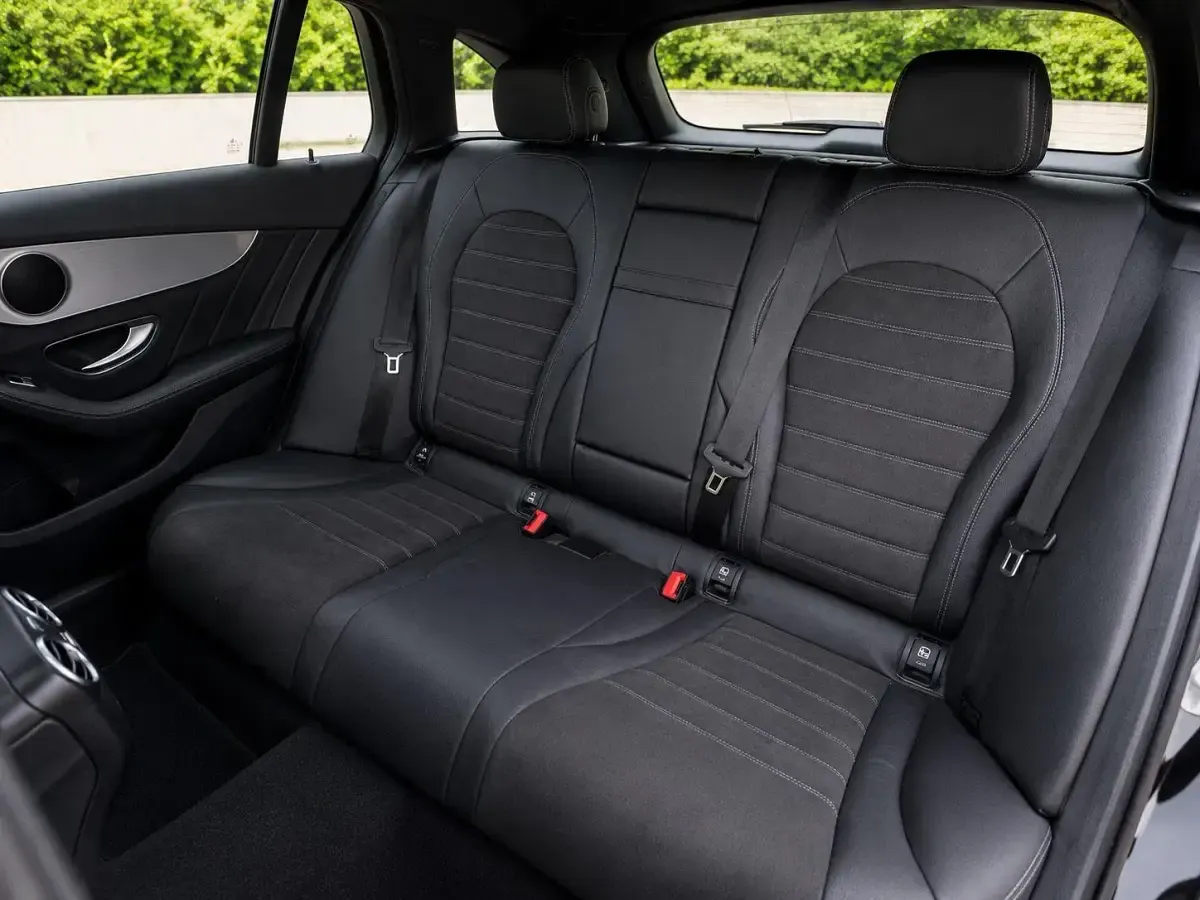 Gebraucht Mercedes C300 258 PS (189 kW) 2018 Schwarz Limousine