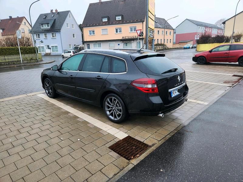 Gebraucht Renault Laguna III GT 178 PS (130 kW) 2012 Schwarz Kombi