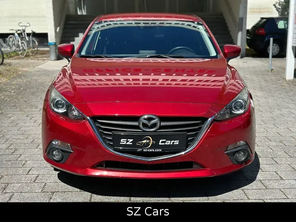 Usado Mazda 3 Center-Line 120 HP (88 kW) 2016 Vermelho Sedan