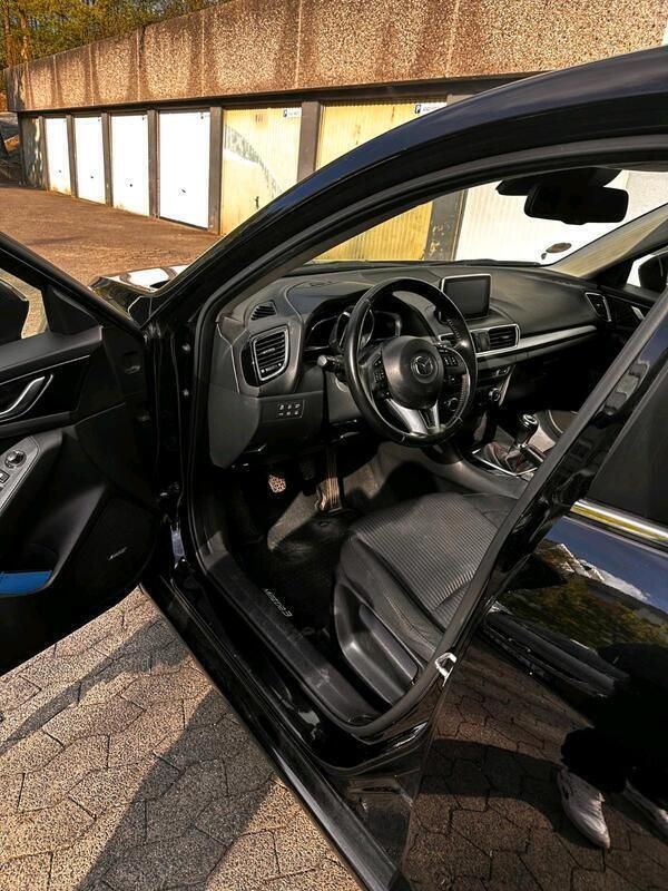 Schwarz Gebraucht 2015 Mazda 3 Limousine | 6.500 € (Fairer Preis) - Bild 1/4