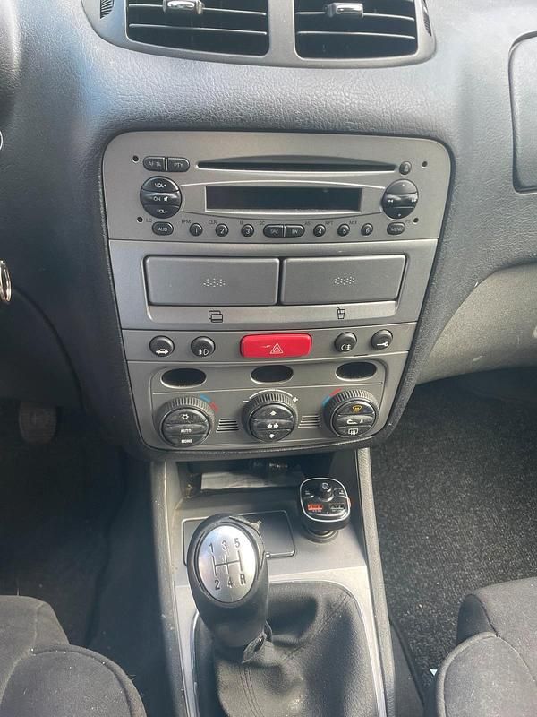 Silber Gebraucht 2005 Alfa Romeo 147 Kleinwagen | 1.400 € - Bild 1/4