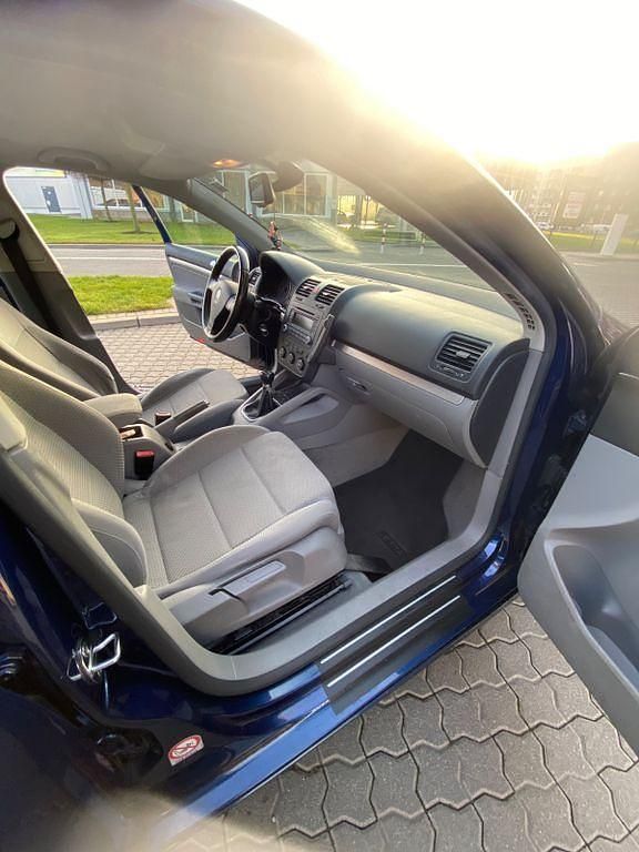 Gebraucht VW Jetta Comfortline 116 PS (85 kW) 2005 Blau Limousine