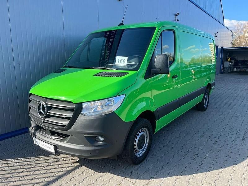 Gebraucht Mercedes Sprinter 170 PS (125 kW) 2021 Grün Van