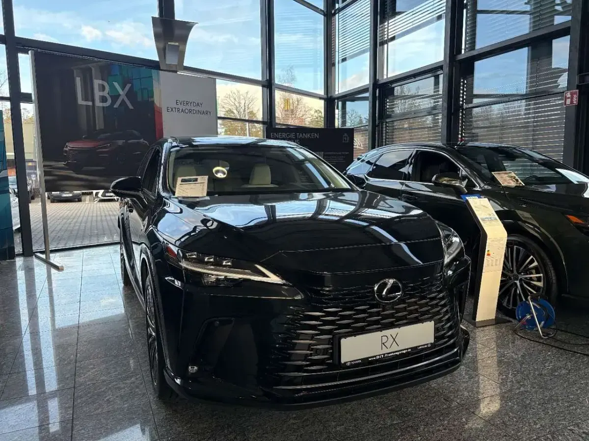 Gebraucht Lexus RX350h E-FOUR Luxury Line 250 PS (183 kW) 2026 Graphitschwarz metallic SUV