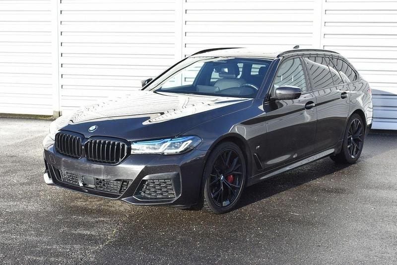 Gebraucht BMW 540 M Sport 333 PS (244 kW) 2023 Grau Limousine
