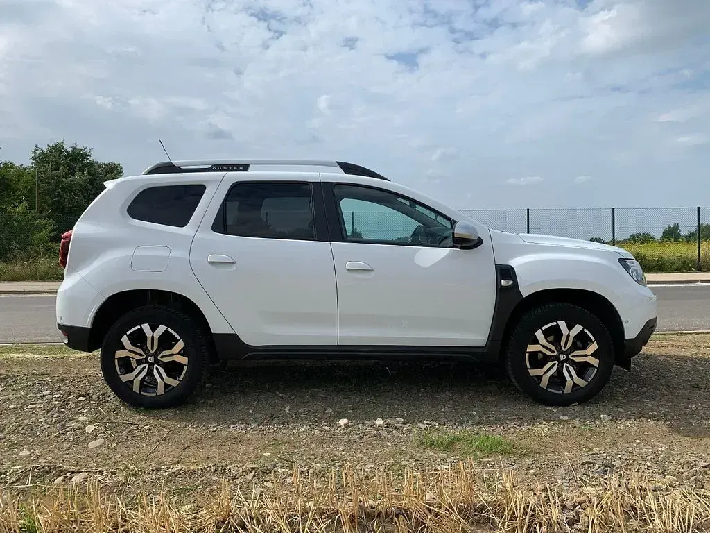 Second-hand Dacia Duster 150 CP (110 kW) 2022 Alb SUV