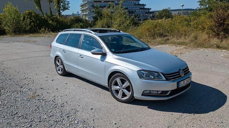 Silber Gebraucht 2011 VW Passat Highline Kombi | 7.000 € (Fairer Preis) - Bild 1/4