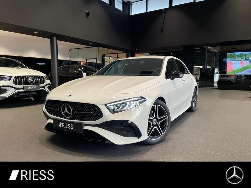 Unilack polarweiß Gebraucht 2025 Mercedes A180 AMG Limousine | 36.900 € (Teuer) - Bild 1/4