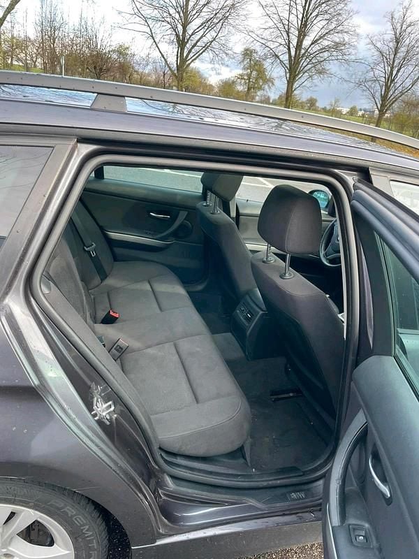 Gebraucht BMW 320 177 PS (130 kW) 2008 Grau Kombi