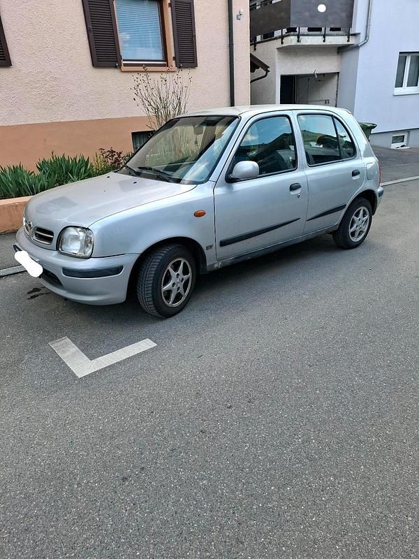 Gebraucht Nissan Micra 54 PS (39 kW) 1999 Silber Kleinwagen