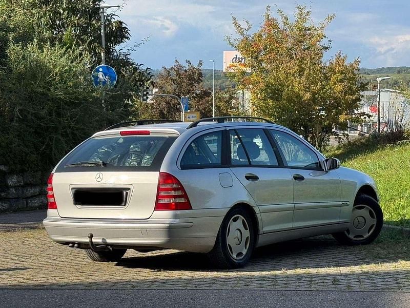 Gebraucht Mercedes C220 Avantgarde 143 PS (105 kW) 2002 Silber Kombi