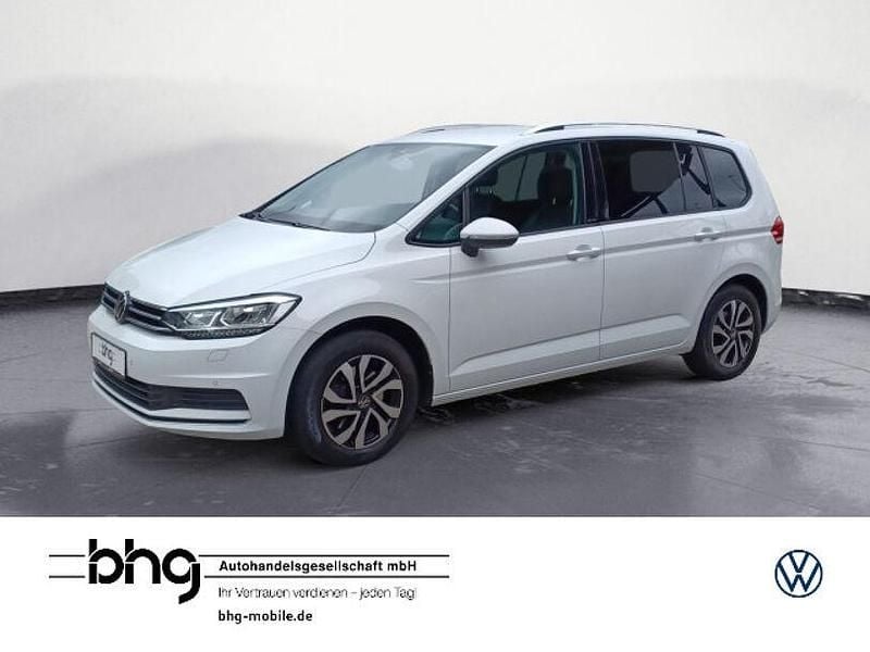 Weiß Gebraucht 2022 VW Touran Comfortline Van / Kleinbus | 23.630 € (Fairer Preis) - Bild 1/4