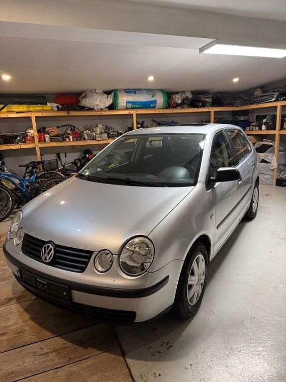 Silber Gebraucht 2002 VW Polo Basis Limousine | 1.350 € (Fairer Preis) - Bild 1/4