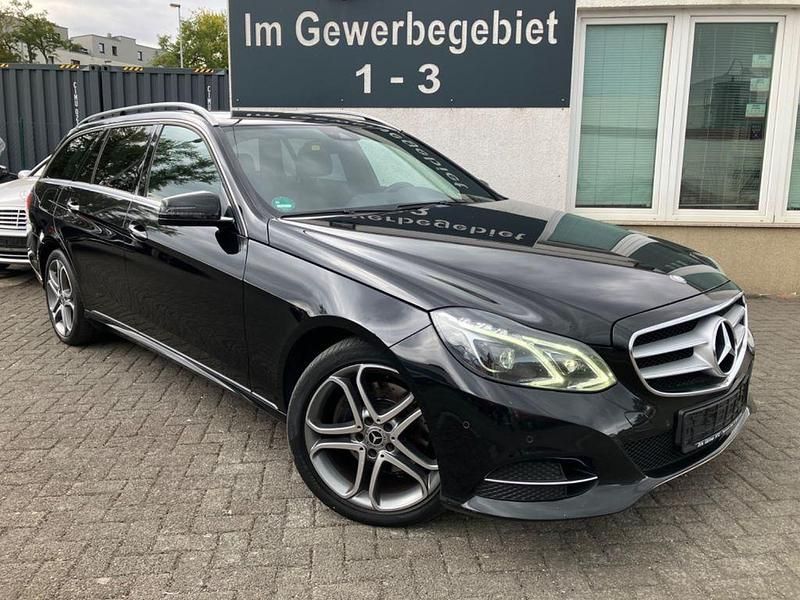 Schwarz Gebraucht 2014 Mercedes E200 Sport Kombi | 10.900 € (Fairer Preis) - Bild 1/4