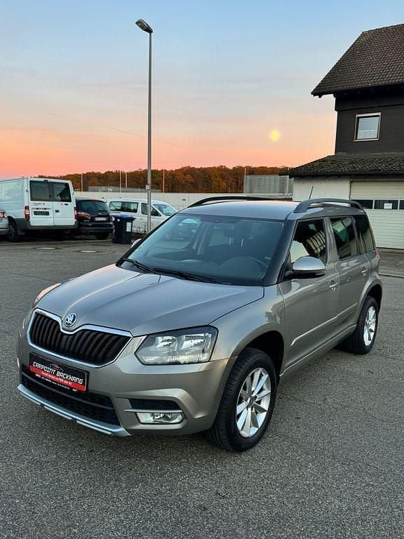Gebraucht Skoda Yeti Ambition 150 PS (110 kW) 2015 Beige SUV