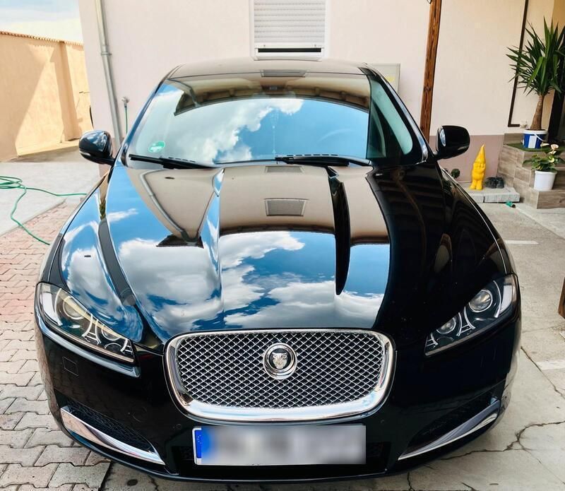 Schwarz Gebraucht 2013 Jaguar XF Limousine | 15.000 € (Teuer) - Bild 1/4