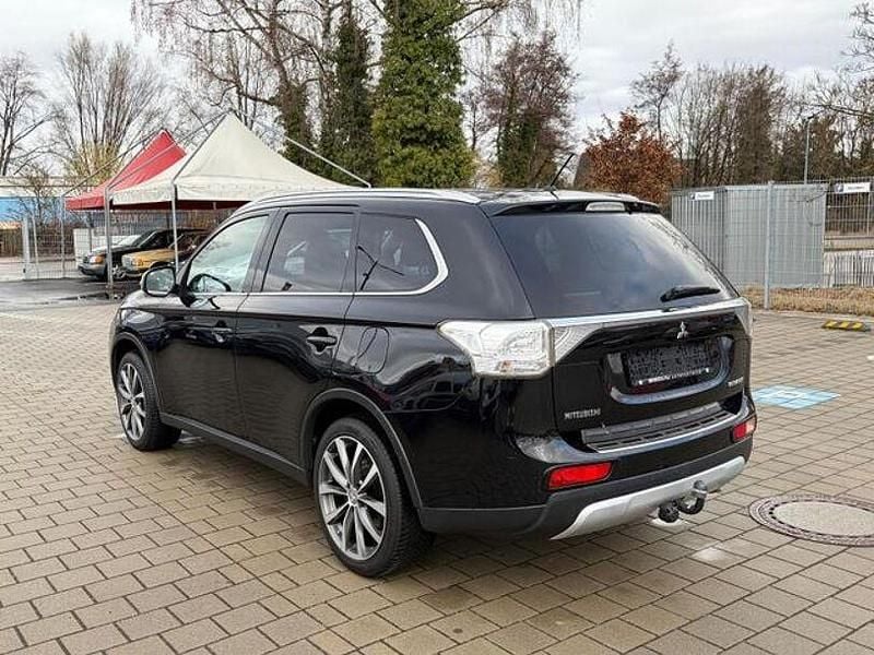Gebraucht Mitsubishi Outlander Diamant Edition 150 PS (110 kW) 2015 Schwarz SUV