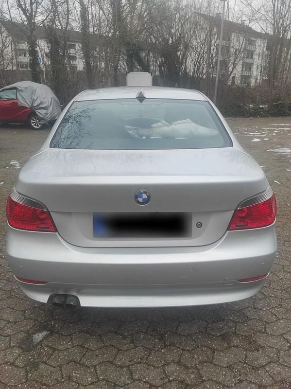 Gebraucht BMW 560L 155 PS (114 kW) 2007 Grau Limousine