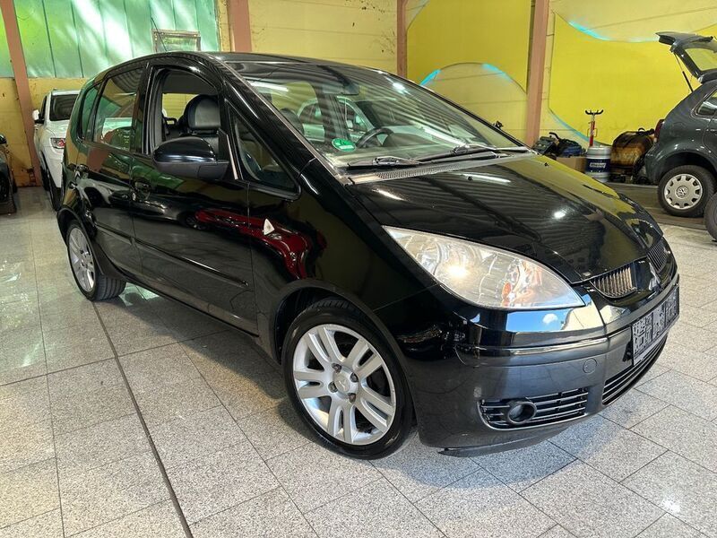 Schwarz Gebraucht 2006 Mitsubishi Colt Instyle Limousine | 1.390 € (Etwas zu teuer) - Bild 1/4
