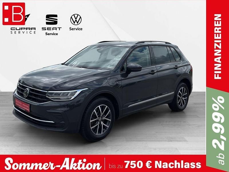 Grau Gebraucht 2021 VW Tiguan Life SUV | 23.950 € (Guter Preis) - Bild 1/4