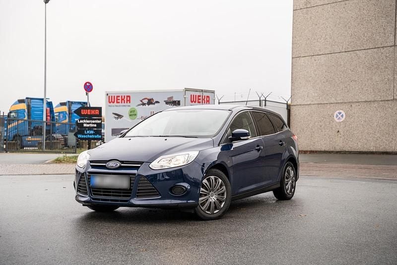 Gebraucht Ford Focus 100 PS (73 kW) 2013 Blau Kombi