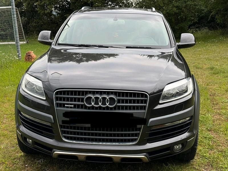 Grau Gebraucht 2006 Audi Q7 SUV | 10.500 € (Fairer Preis) - Bild 1/4