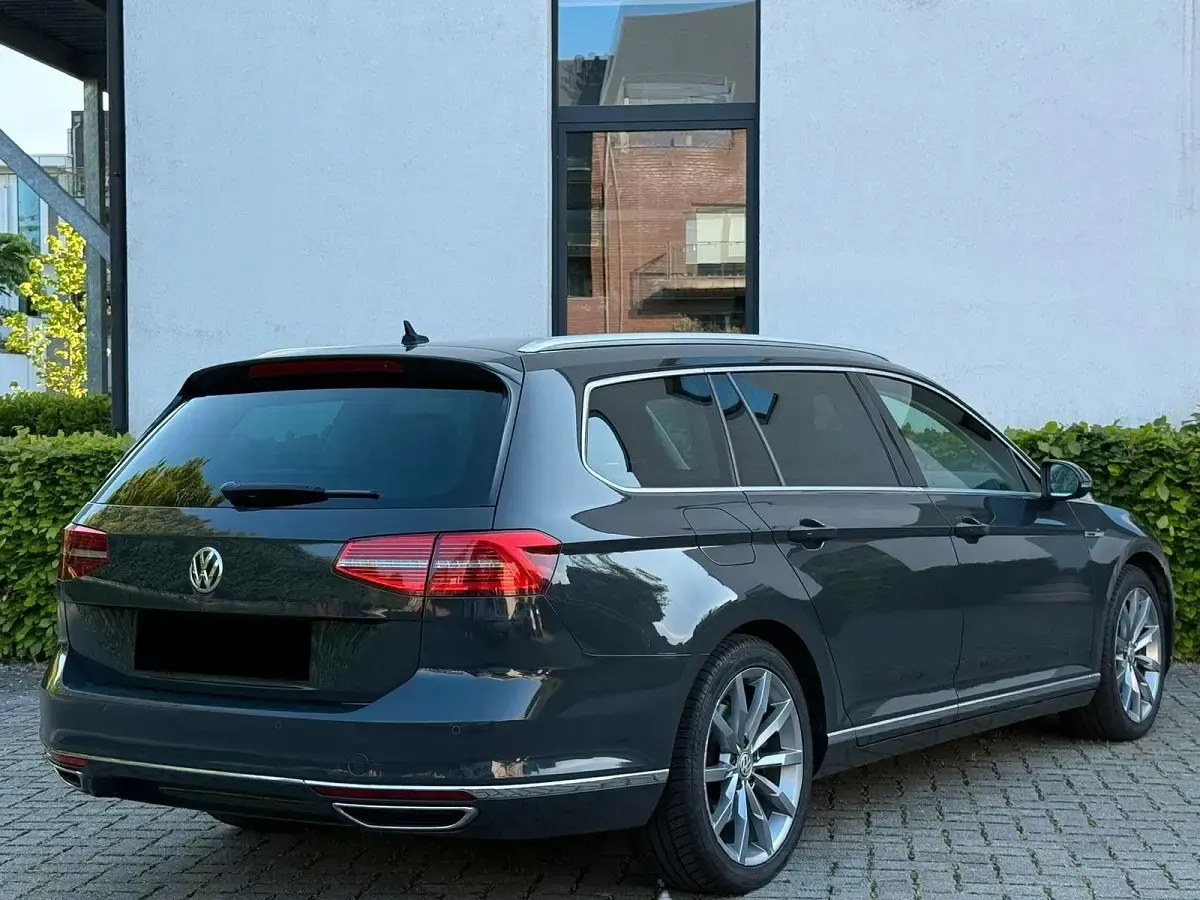 Gebraucht VW Passat Highline 239 PS (175 kW) 2016 Grau Kombi