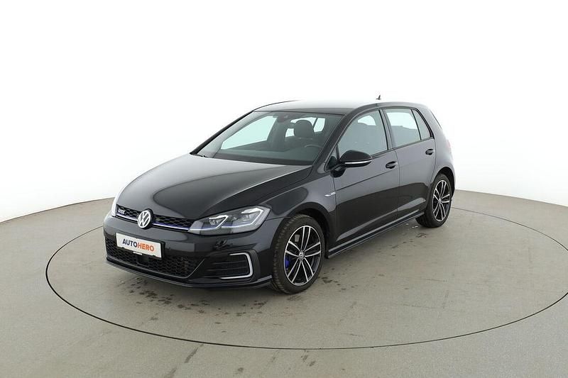 Gebraucht VW Golf VII GTE 102 PS (75 kW) 2018 Schwarz Limousine