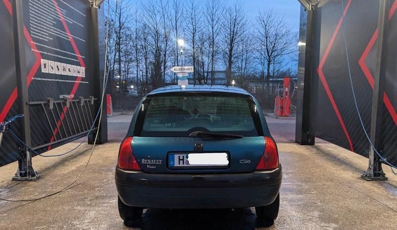Gebraucht Renault Clio II 75 PS (55 kW) 2001 Blau Kleinwagen