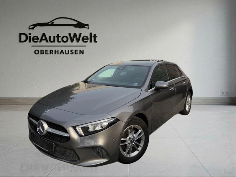 Gebraucht Mercedes A180 116 PS (85 kW) 2019 Grau Limousine