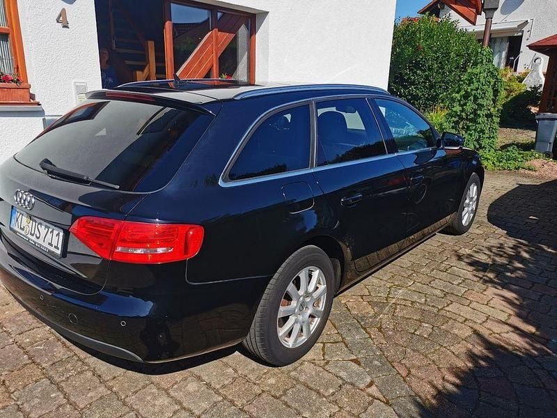 Schwarz Gebraucht 2010 Audi A4 Attraction Kombi | 5.500 € (Fairer Preis) - Bild 1/4
