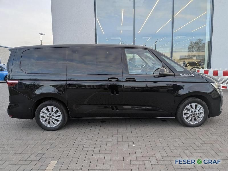 Second-hand VW Multivan Life 150 CP (110 kW) 2024 Negru Monovolum