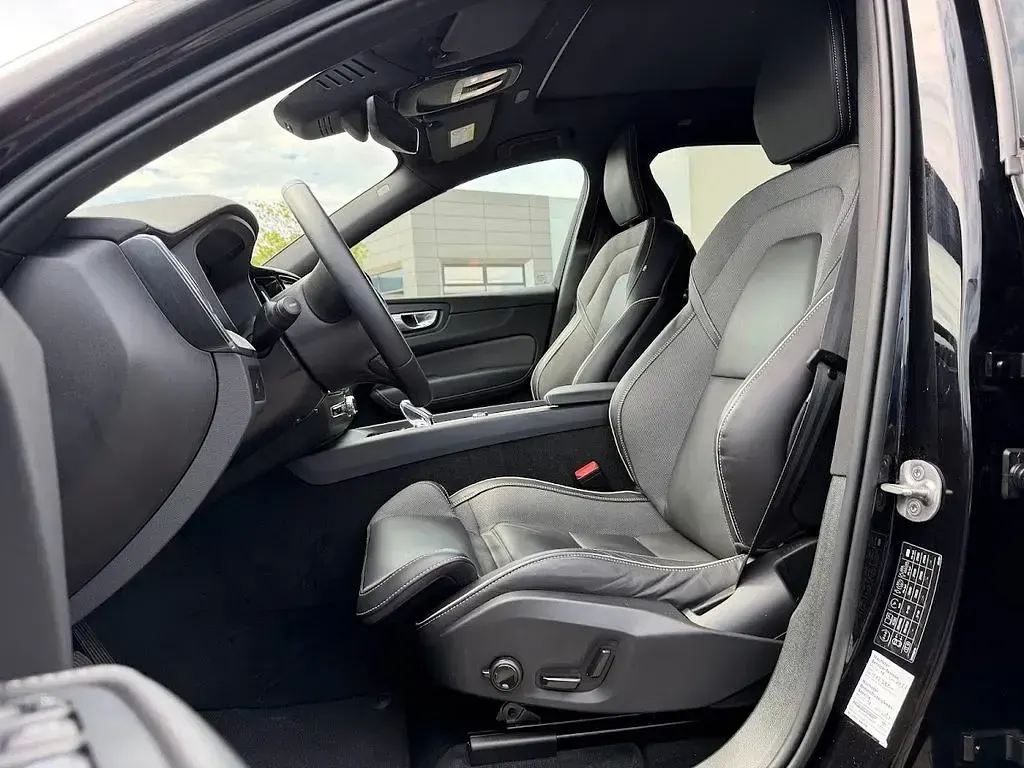 Gebraucht Volvo XC60 Ultimate 235 PS (172 kW) 2023 Schwarz SUV