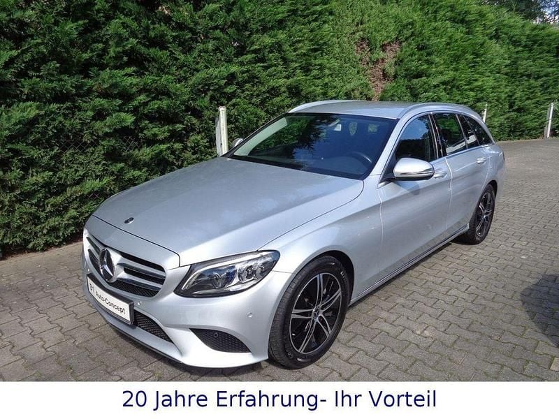 Silber Gebraucht 2020 Mercedes C180 Avantgarde Limousine | 20.380 € (Guter Preis) - Bild 1/4