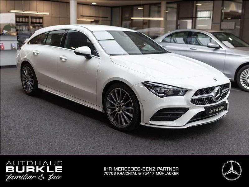Polarweiß Gebraucht 2021 Mercedes CLA200 AMG line Kombi | 29.290 € (Fairer Preis) - Bild 1/4