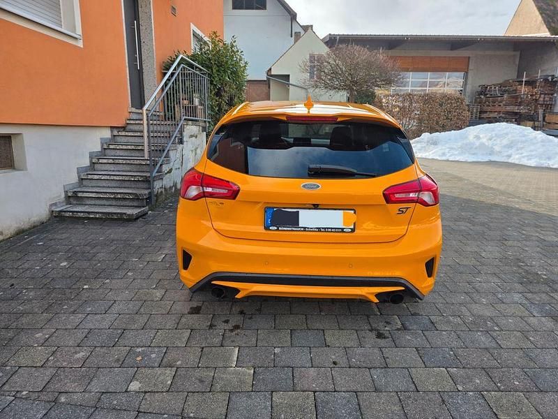 Gebraucht Ford Focus ST 280 PS (205 kW) 2019 Orange Limousine