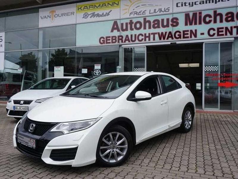Weiß Gebraucht 2016 Honda Civic Comfort Limousine | 9.990 € (Guter Preis) - Bild 1/4