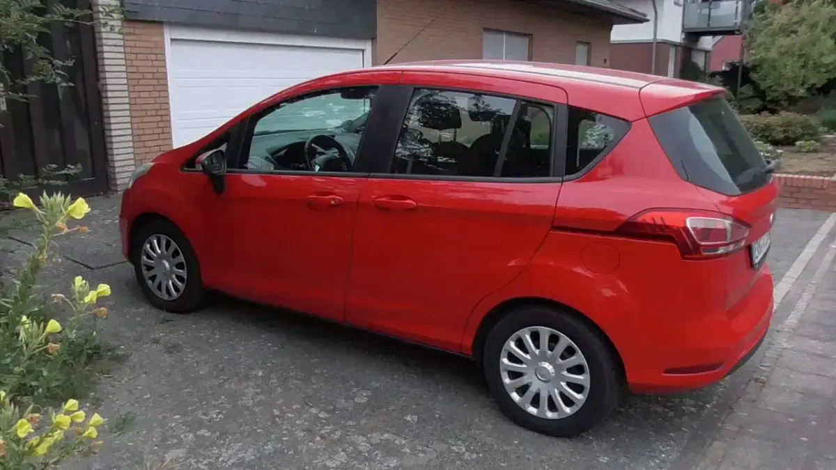 Gebraucht Ford B-MAX Trend 101 PS (74 kW) 2014 Rot Van / Kleinbus
