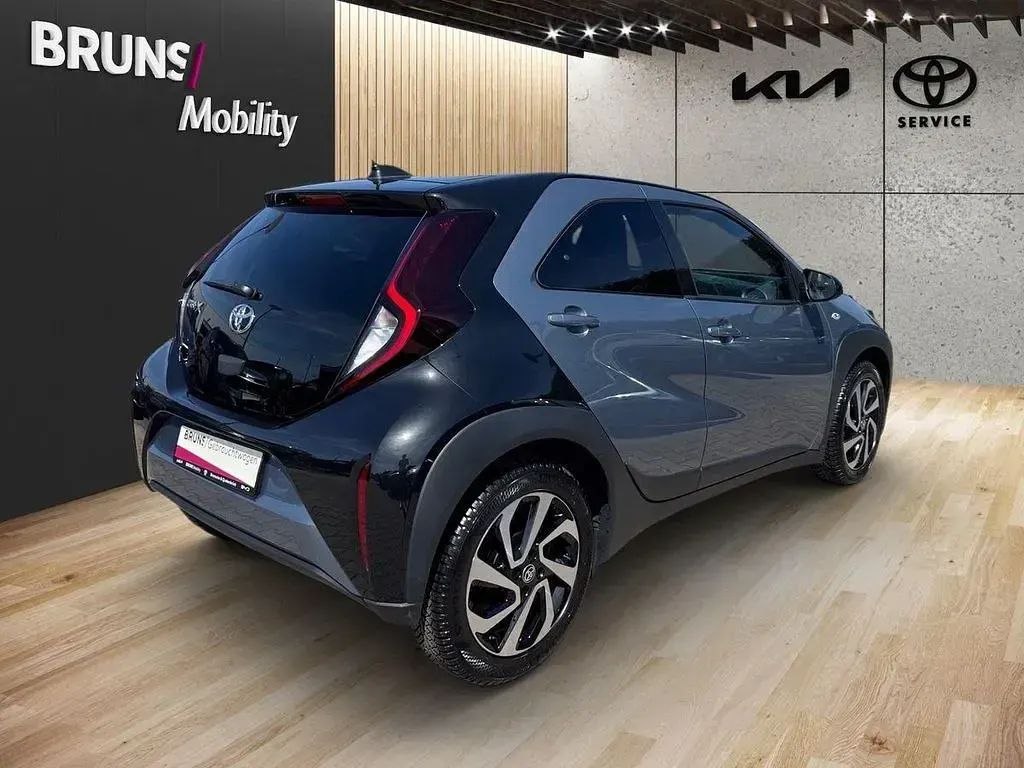 Gebraucht Toyota Aygo X 72 PS (52 kW) 2025 Grau SUV
