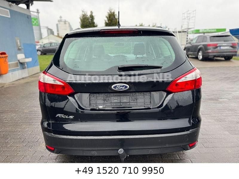 Gebraucht Ford Focus Trend 125 PS (91 kW) 2011 Schwarz Limousine