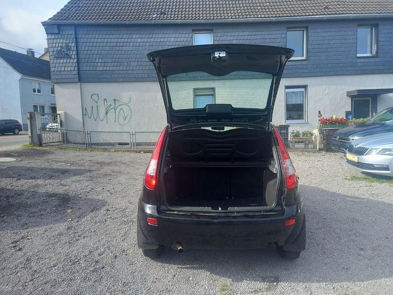 Gebraucht Lada 111 90 PS (66 kW) 2012 Schwarz Limousine