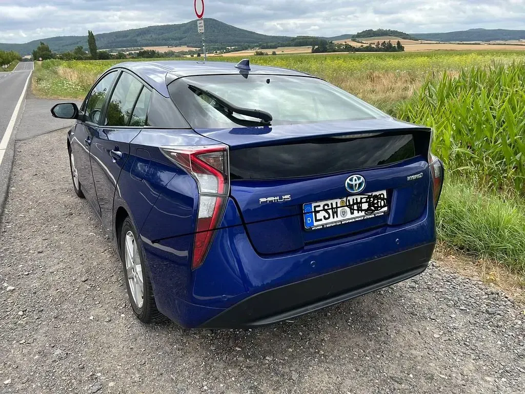 Gebraucht Toyota Prius 122 PS (89 kW) 2018 Blau Kleinwagen