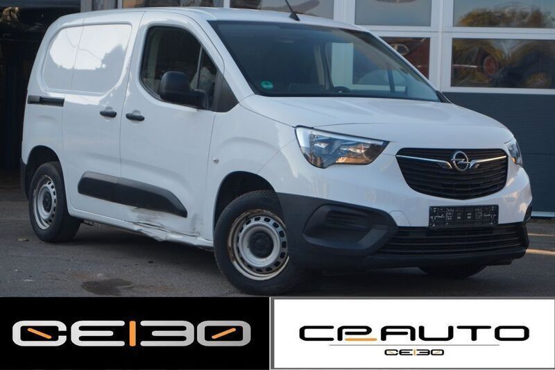 Weiß Gebraucht 2021 Opel Combo Selection Van / Kleinbus | 8.499 € - Bild 1/4